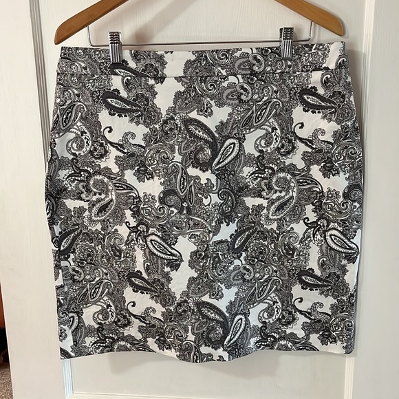 Paisley Black & White Skirt - Picture 1 of 5